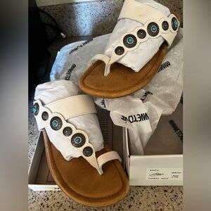 Minnetonka Sasha White Sandals/NEW IN BOX